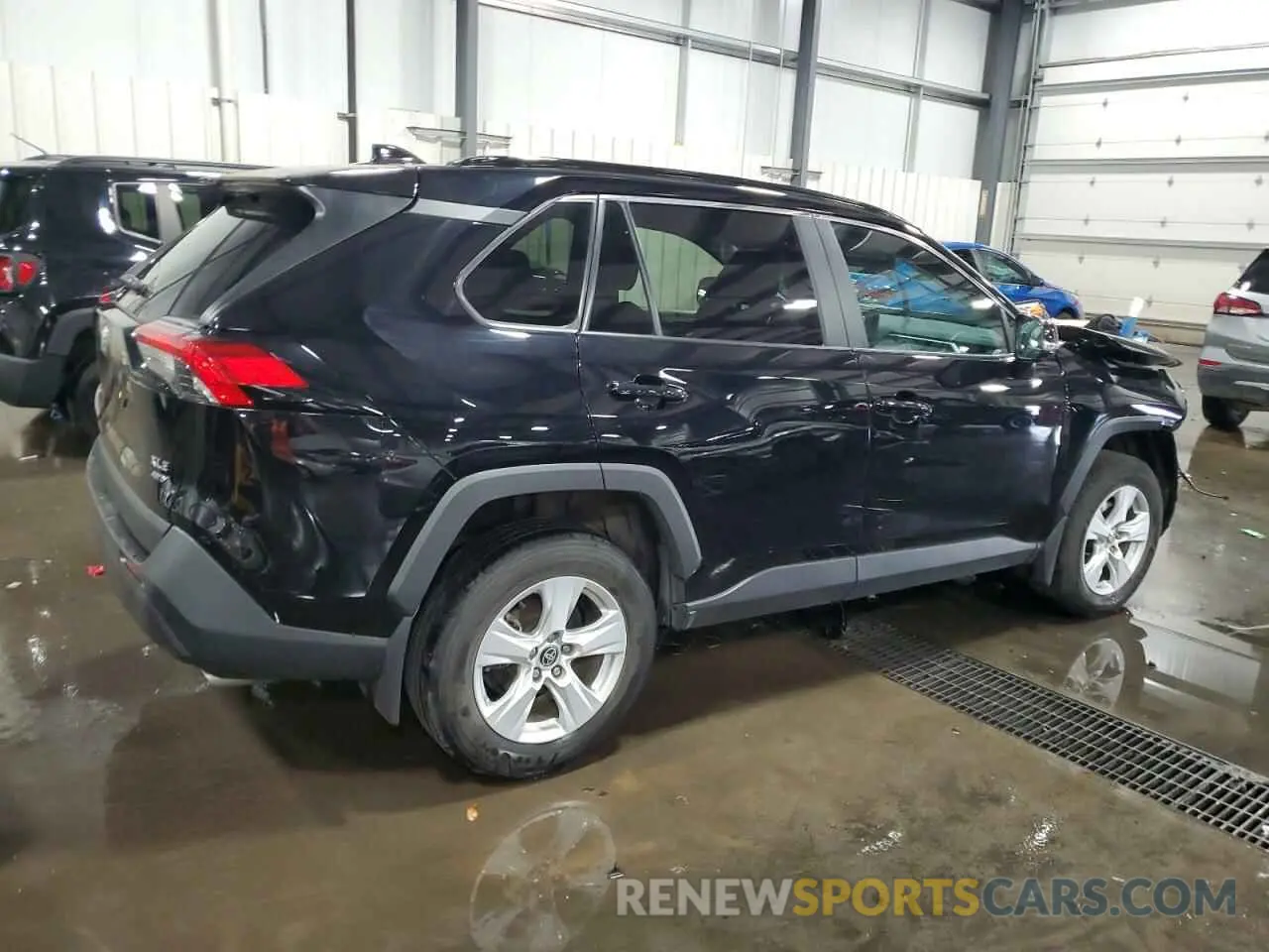 3 Photograph of a damaged car 2T3P1RFV0MC173345 TOYOTA RAV4 2021