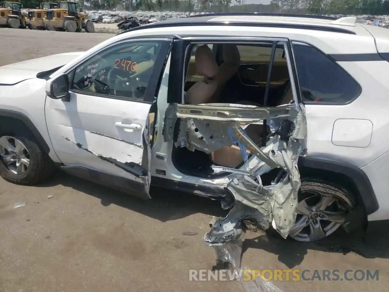 9 Photograph of a damaged car 2T3P1RFV0MC174592 TOYOTA RAV4 2021