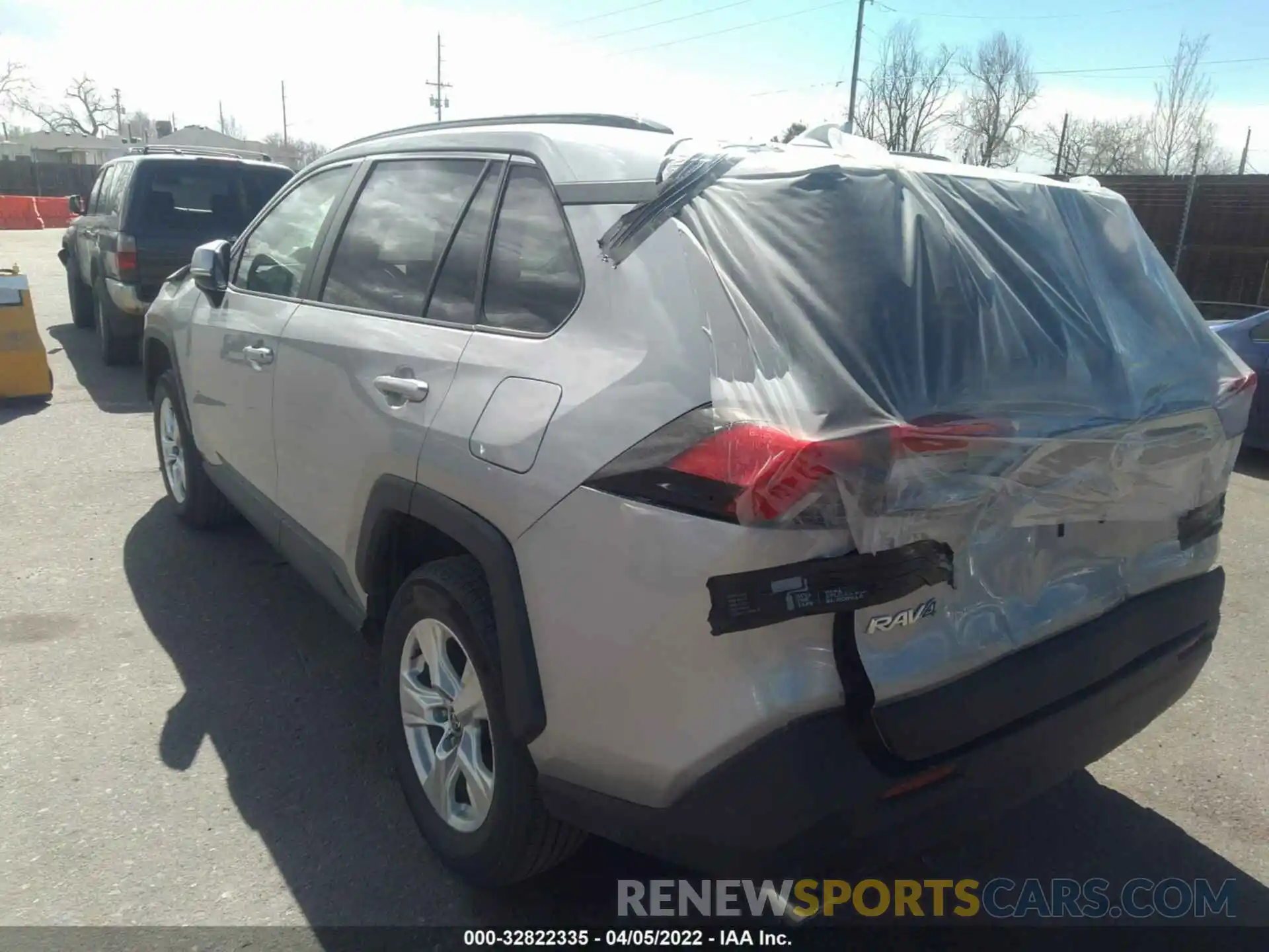 3 Photograph of a damaged car 2T3P1RFV0MC175838 TOYOTA RAV4 2021