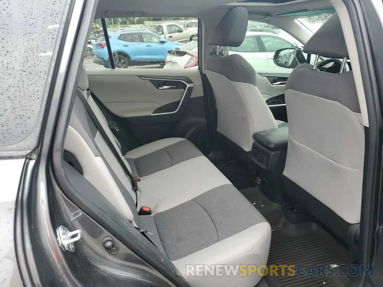10 Photograph of a damaged car 2T3P1RFV0MC181655 TOYOTA RAV4 2021