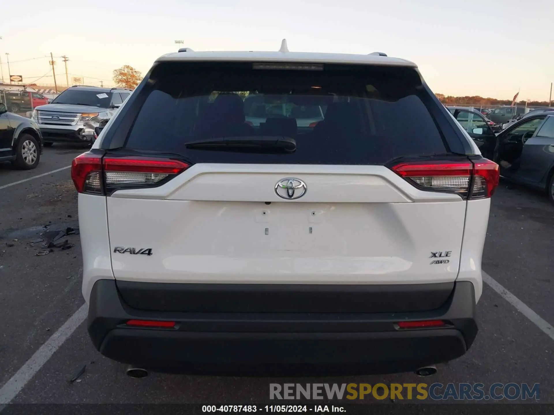 16 Photograph of a damaged car 2T3P1RFV0MC186757 TOYOTA RAV4 2021