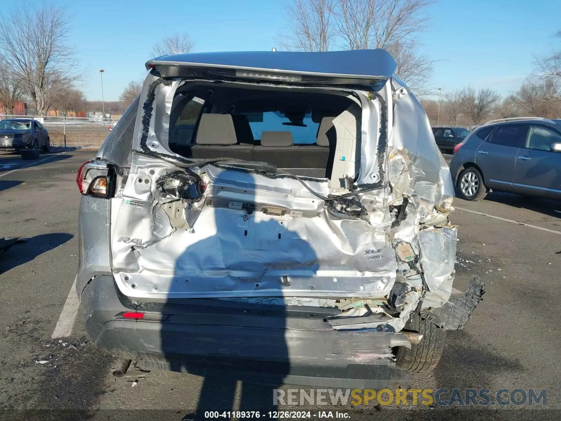 16 Photograph of a damaged car 2T3P1RFV0MC192025 TOYOTA RAV4 2021