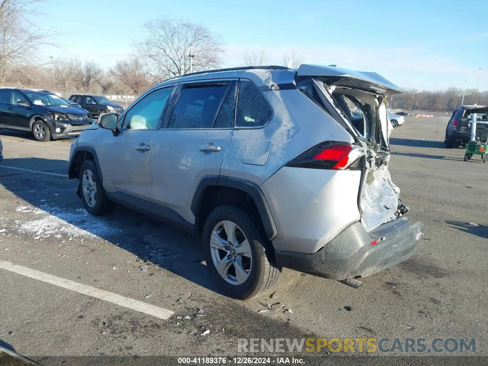 3 Photograph of a damaged car 2T3P1RFV0MC192025 TOYOTA RAV4 2021