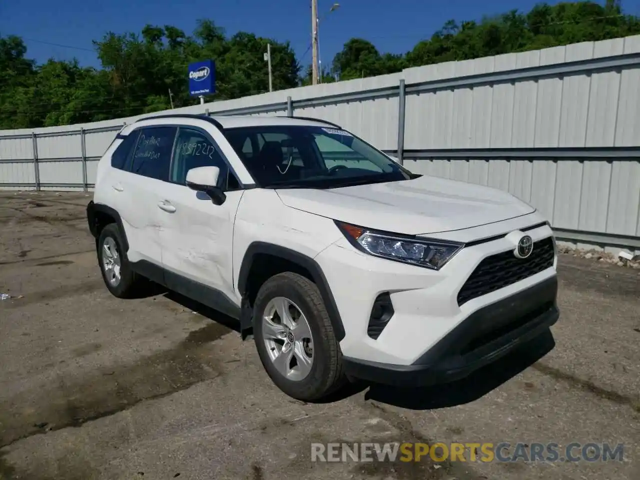 1 Photograph of a damaged car 2T3P1RFV0MC204870 TOYOTA RAV4 2021