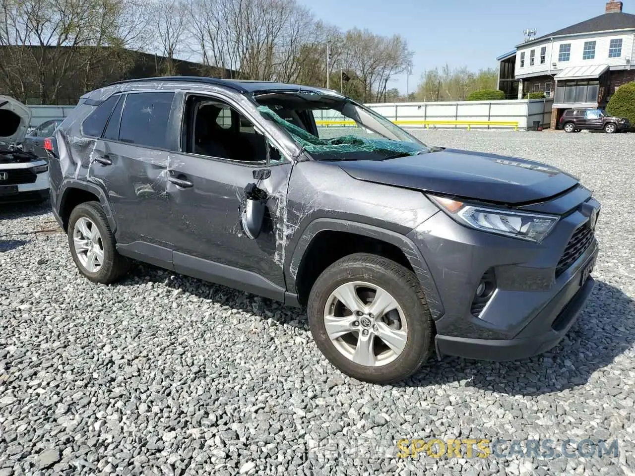 4 Photograph of a damaged car 2T3P1RFV0MC226772 TOYOTA RAV4 2021