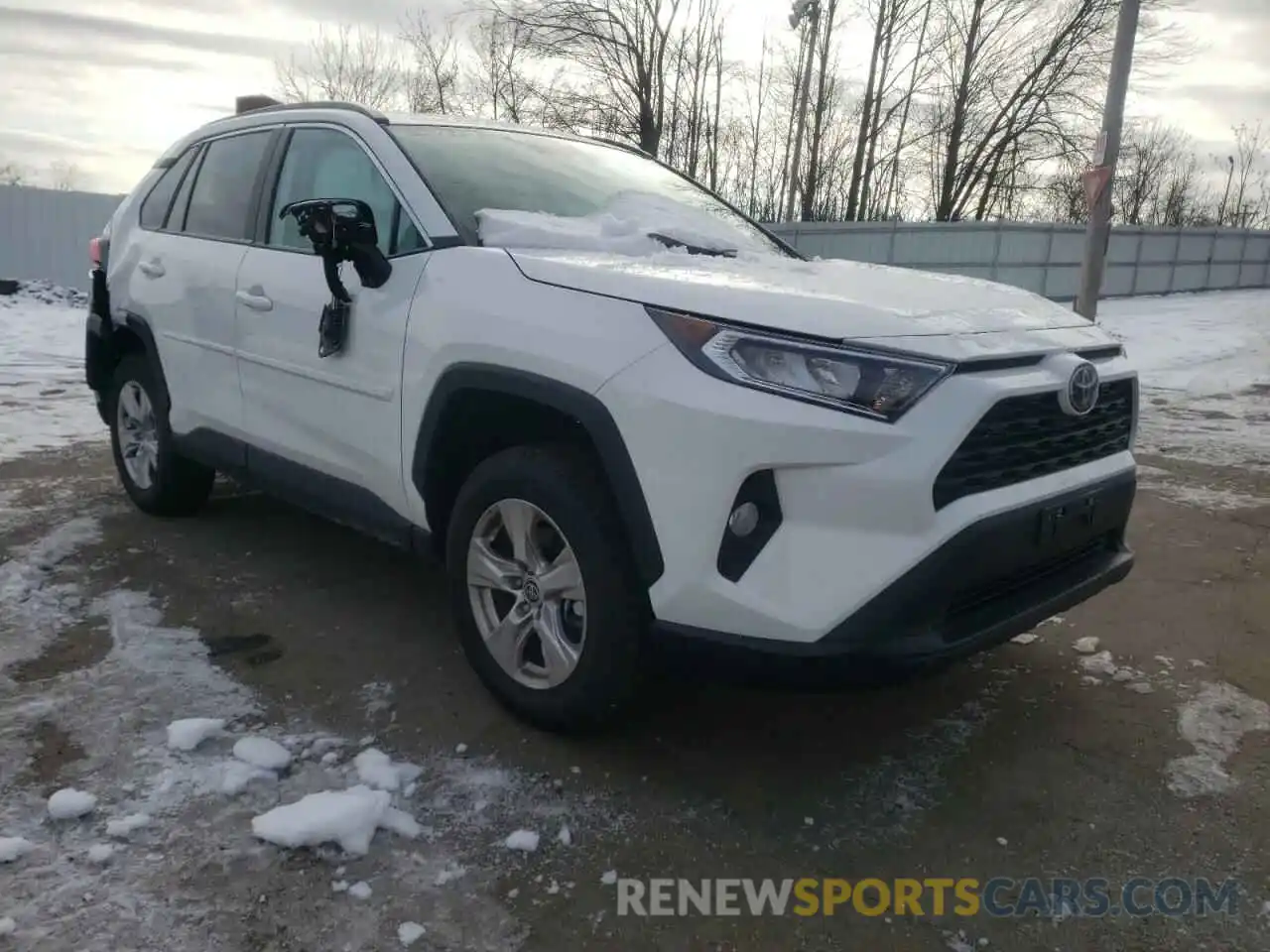 1 Photograph of a damaged car 2T3P1RFV0MC247606 TOYOTA RAV4 2021