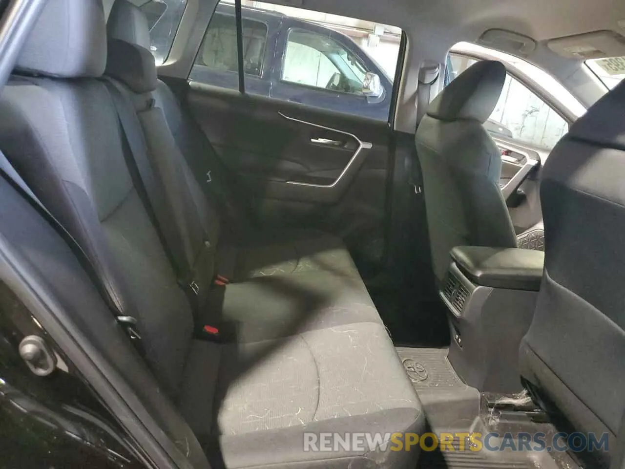 11 Photograph of a damaged car 2T3P1RFV0MC249999 TOYOTA RAV4 2021
