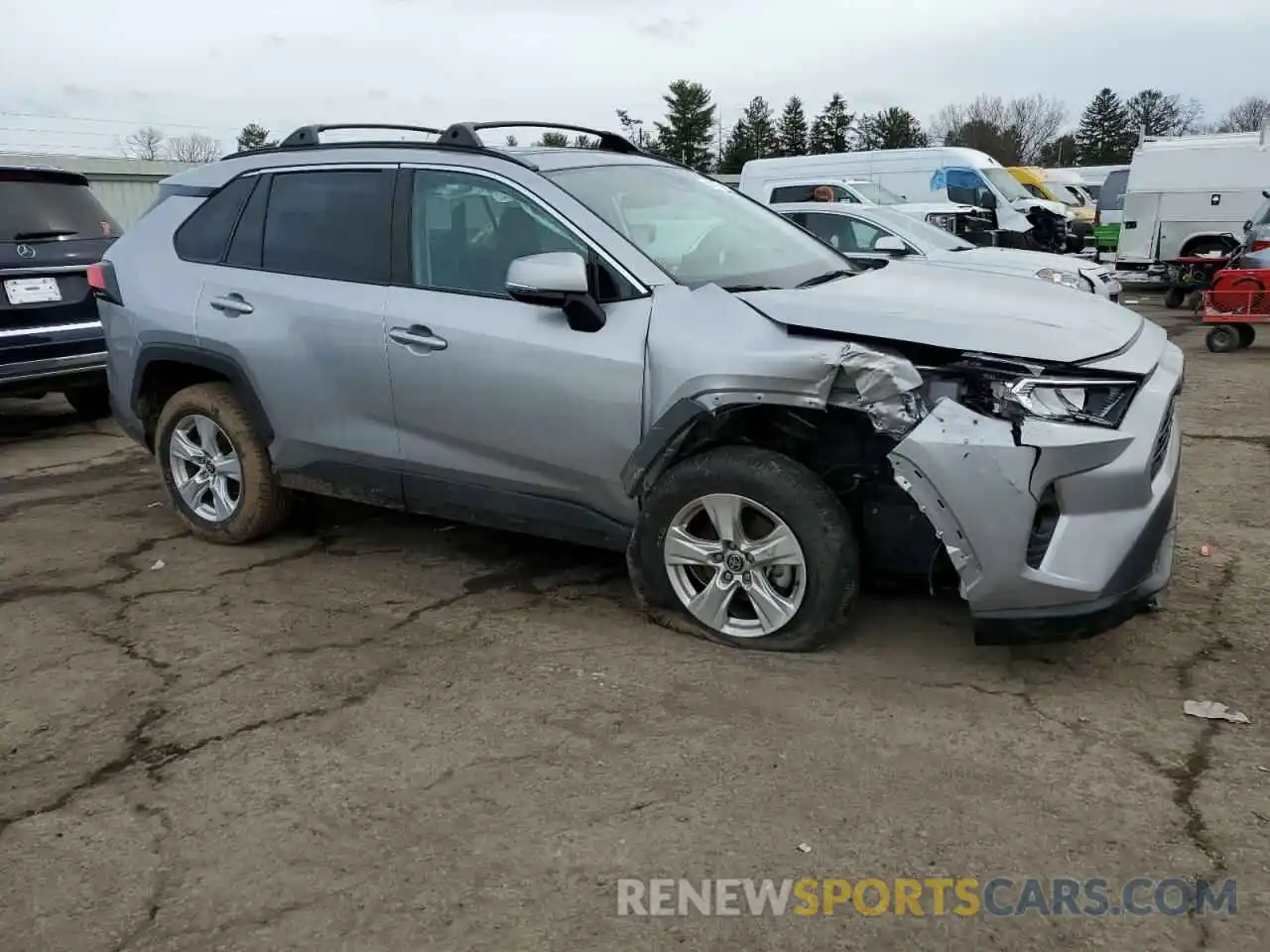 4 Photograph of a damaged car 2T3P1RFV0MC250571 TOYOTA RAV4 2021