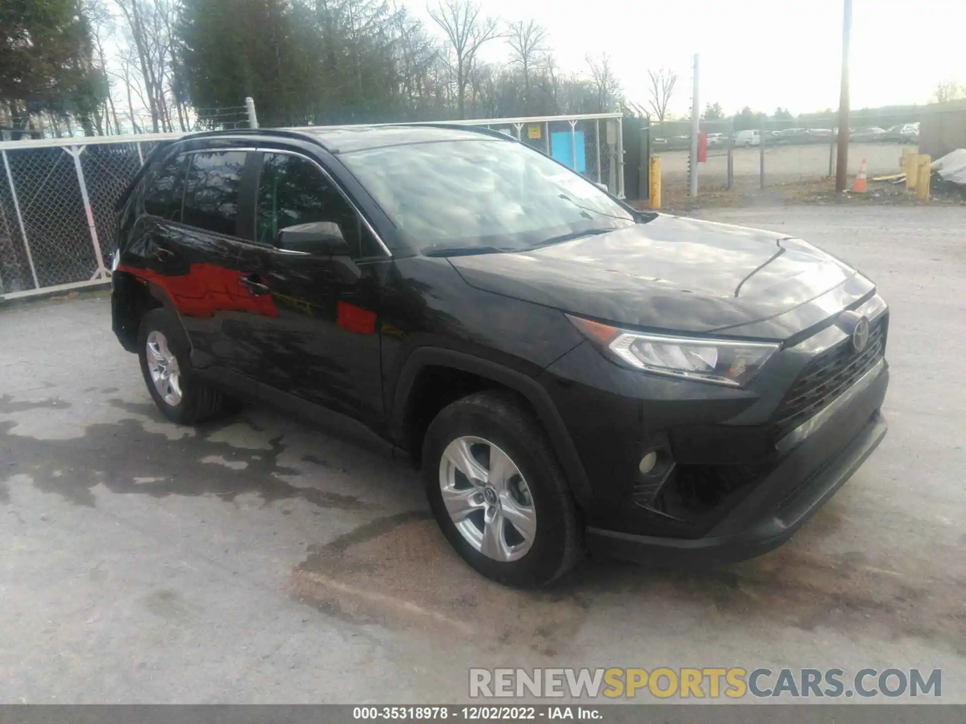 1 Photograph of a damaged car 2T3P1RFV0MW157354 TOYOTA RAV4 2021