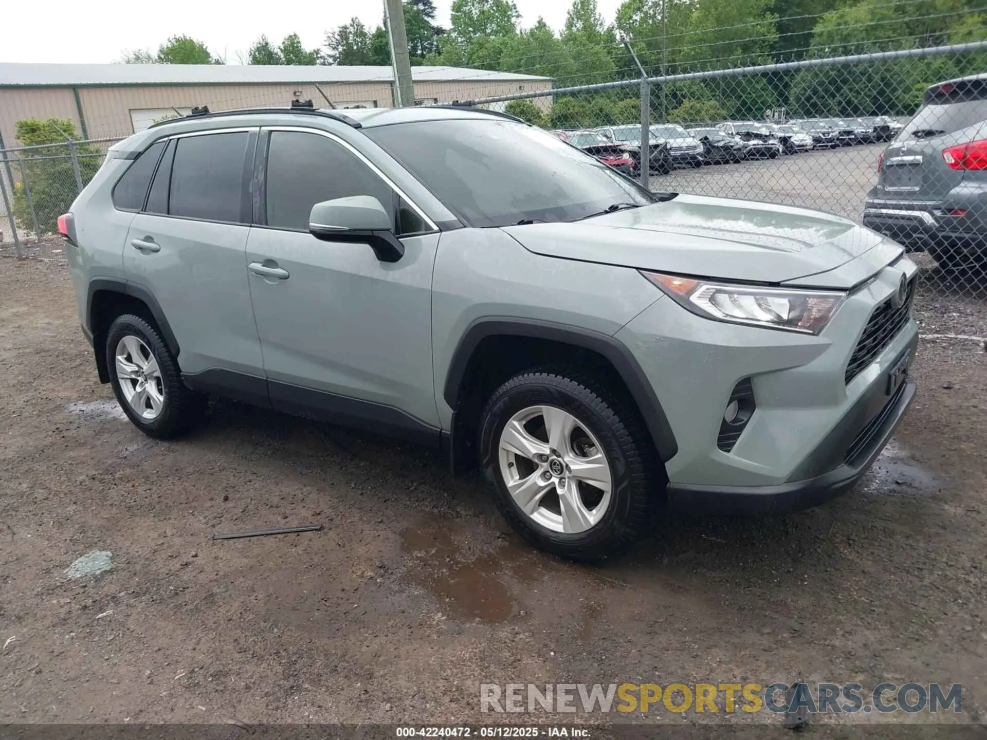 1 Photograph of a damaged car 2T3P1RFV0MW163963 TOYOTA RAV4 2021