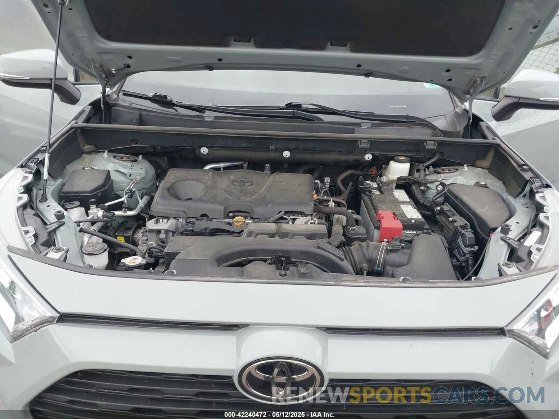10 Photograph of a damaged car 2T3P1RFV0MW163963 TOYOTA RAV4 2021