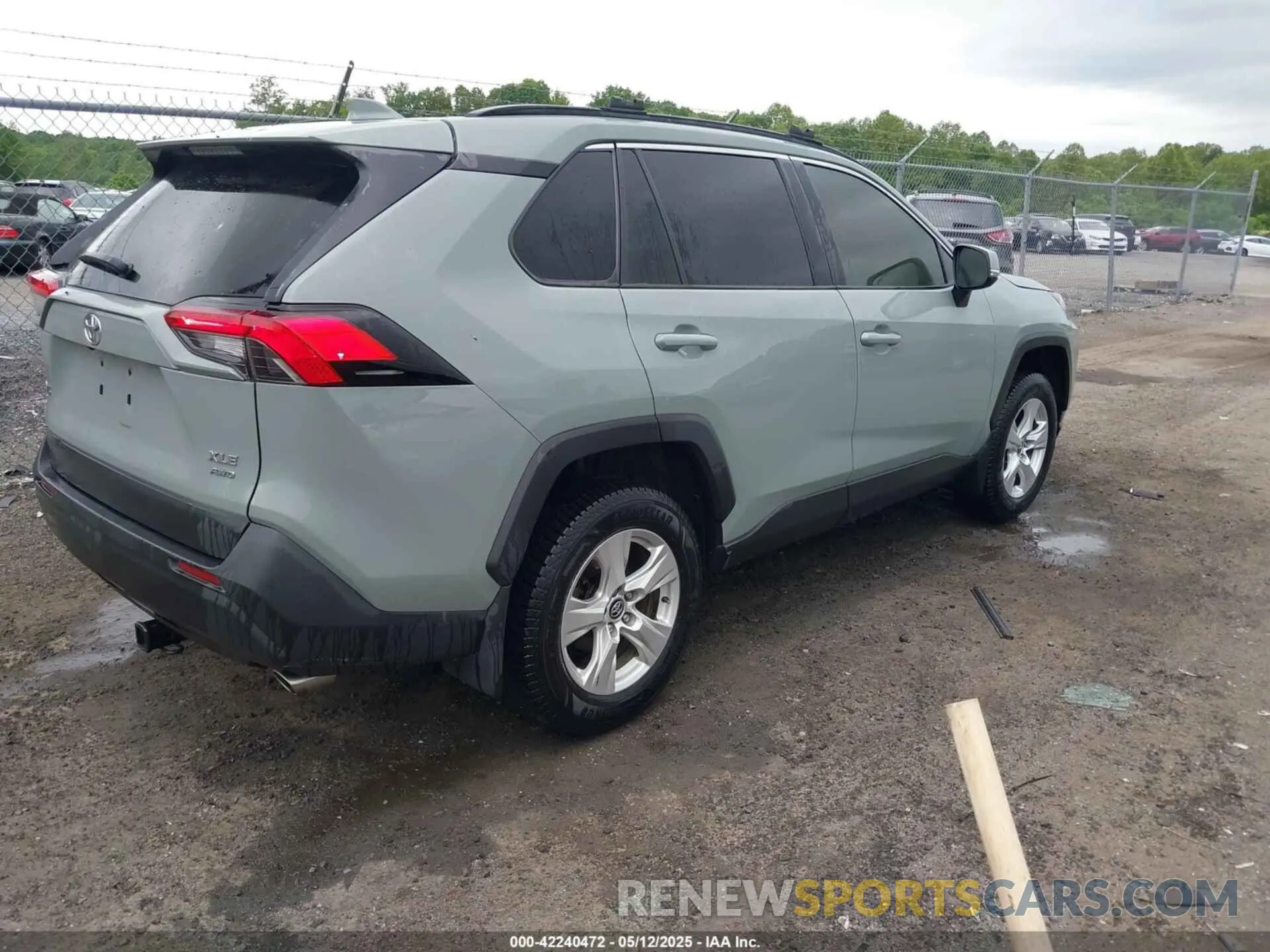 4 Photograph of a damaged car 2T3P1RFV0MW163963 TOYOTA RAV4 2021