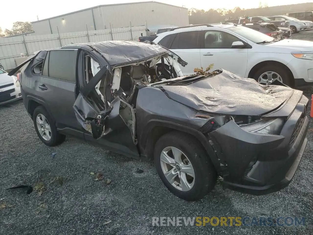 4 Photograph of a damaged car 2T3P1RFV0MW174204 TOYOTA RAV4 2021