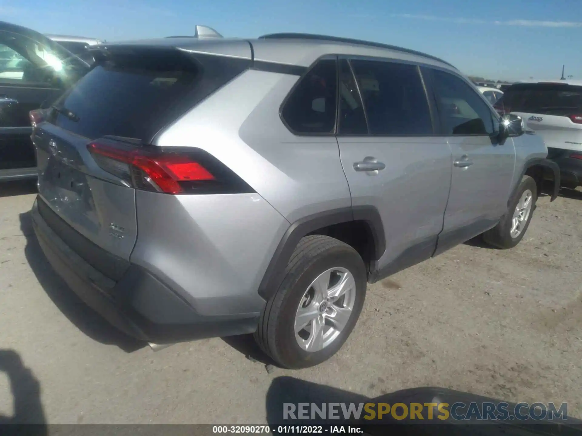 4 Photograph of a damaged car 2T3P1RFV0MW175207 TOYOTA RAV4 2021