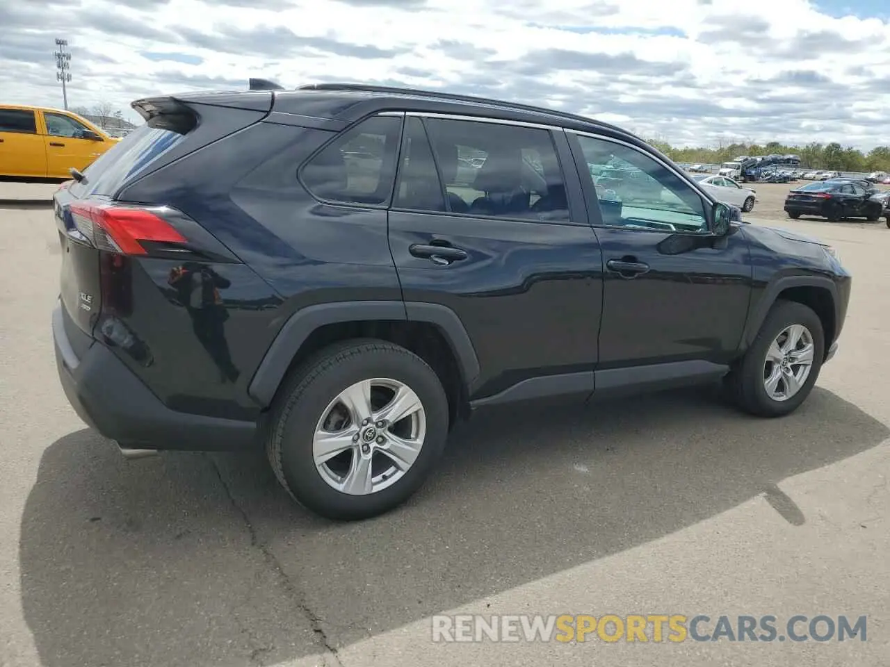 3 Photograph of a damaged car 2T3P1RFV0MW183209 TOYOTA RAV4 2021