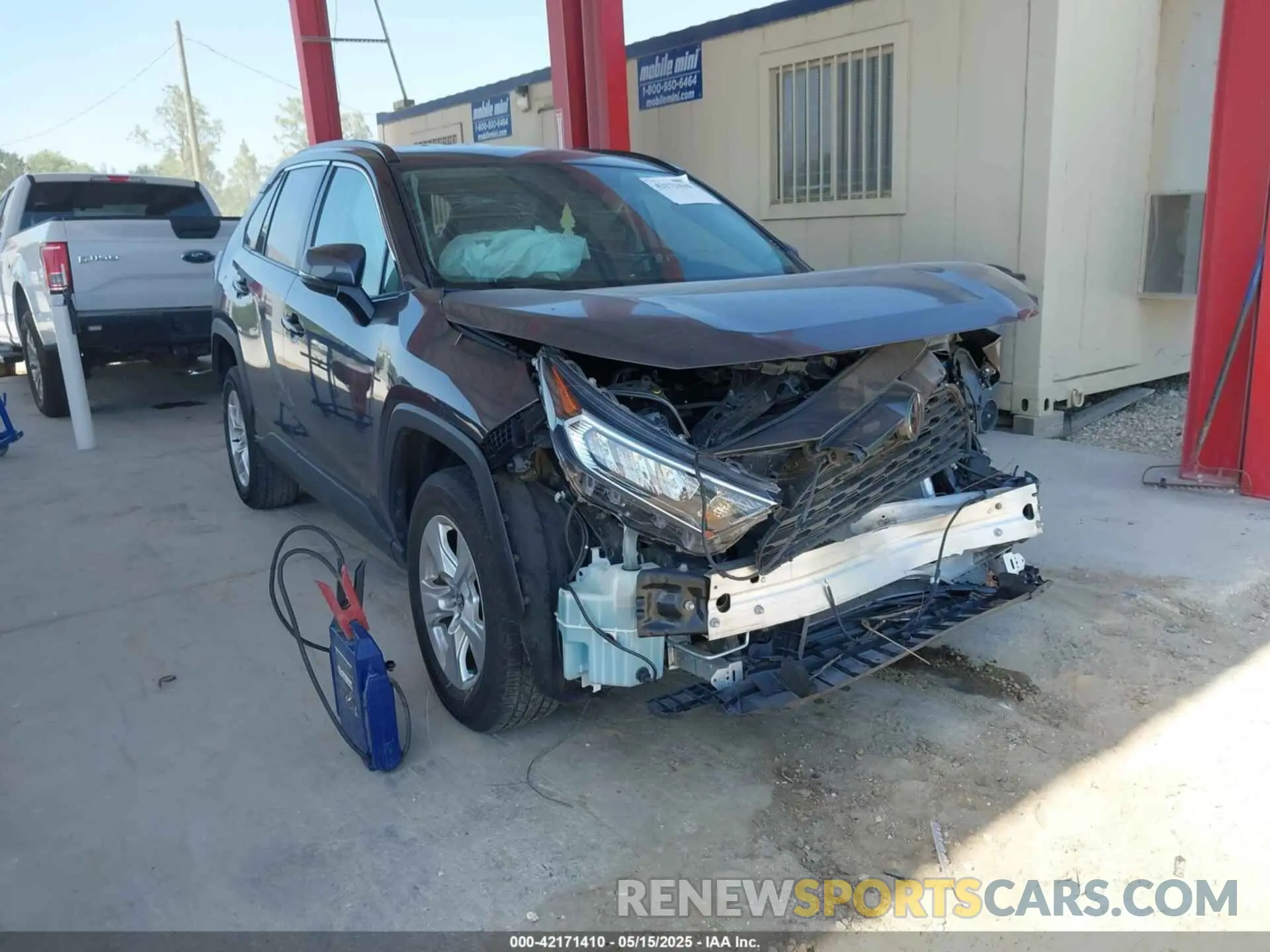 1 Photograph of a damaged car 2T3P1RFV0MW186157 TOYOTA RAV4 2021