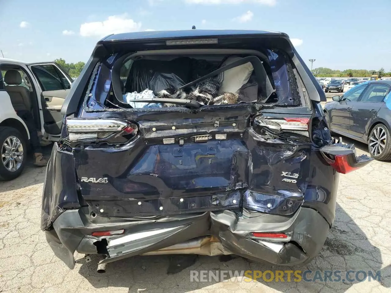 6 Photograph of a damaged car 2T3P1RFV0MW196526 TOYOTA RAV4 2021