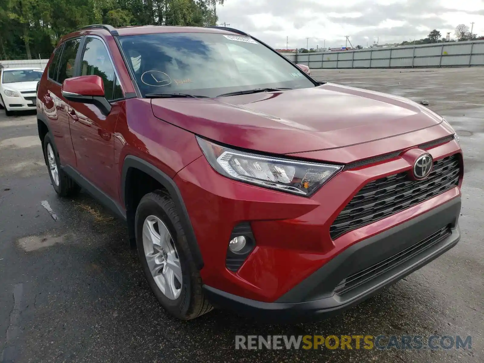 1 Photograph of a damaged car 2T3P1RFV0MW206018 TOYOTA RAV4 2021