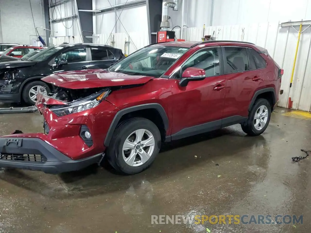 1 Photograph of a damaged car 2T3P1RFV0MW206150 TOYOTA RAV4 2021