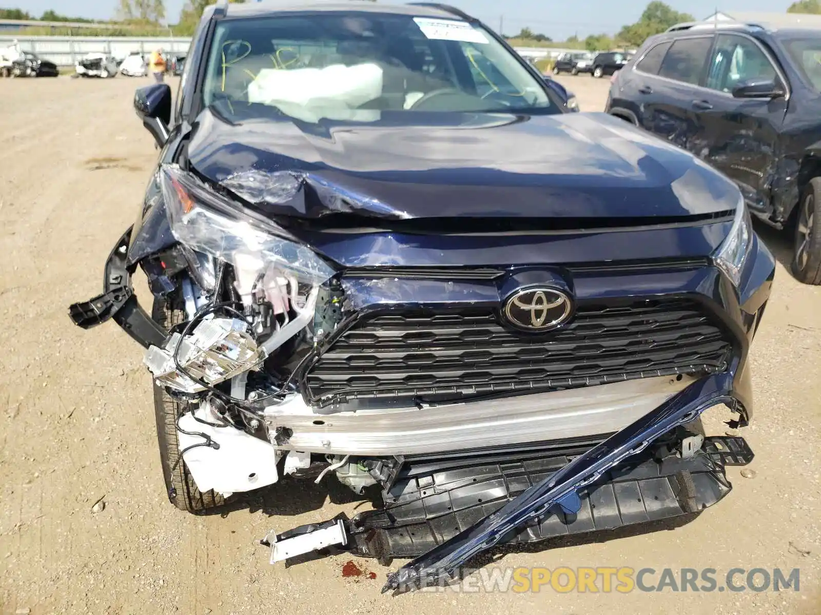 9 Photograph of a damaged car 2T3P1RFV0MW213051 TOYOTA RAV4 2021