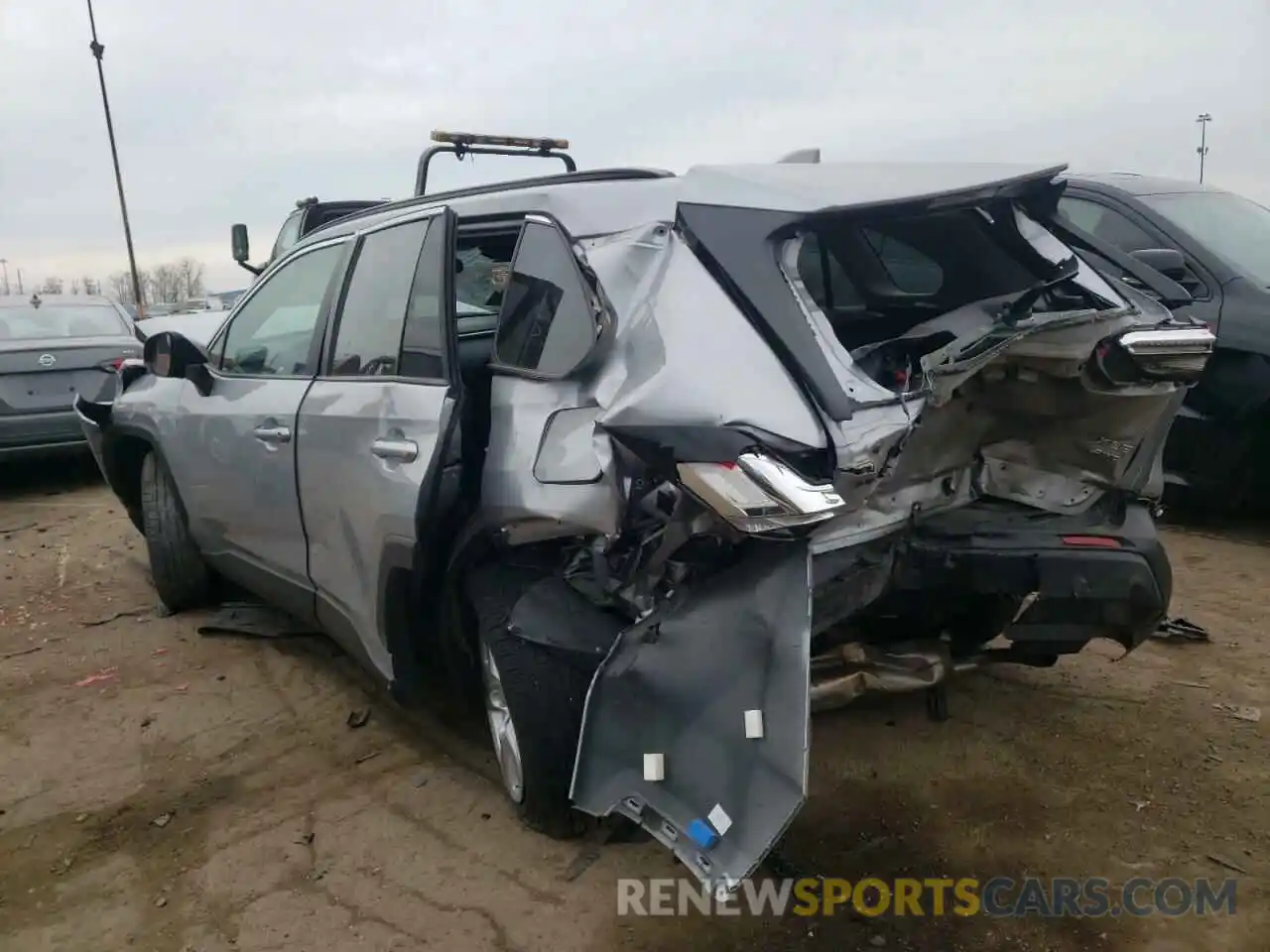 3 Photograph of a damaged car 2T3P1RFV0MW214104 TOYOTA RAV4 2021