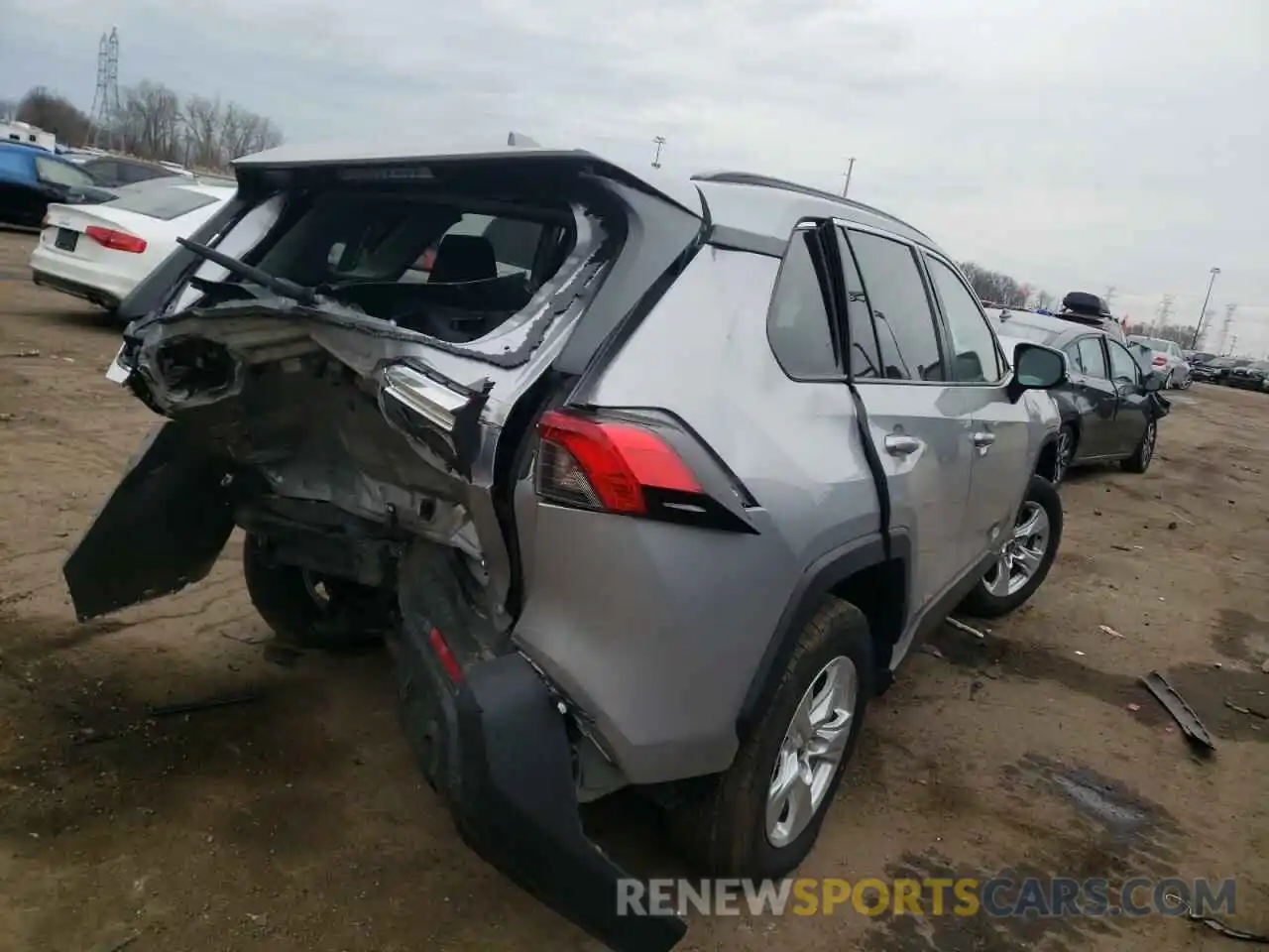 4 Photograph of a damaged car 2T3P1RFV0MW214104 TOYOTA RAV4 2021