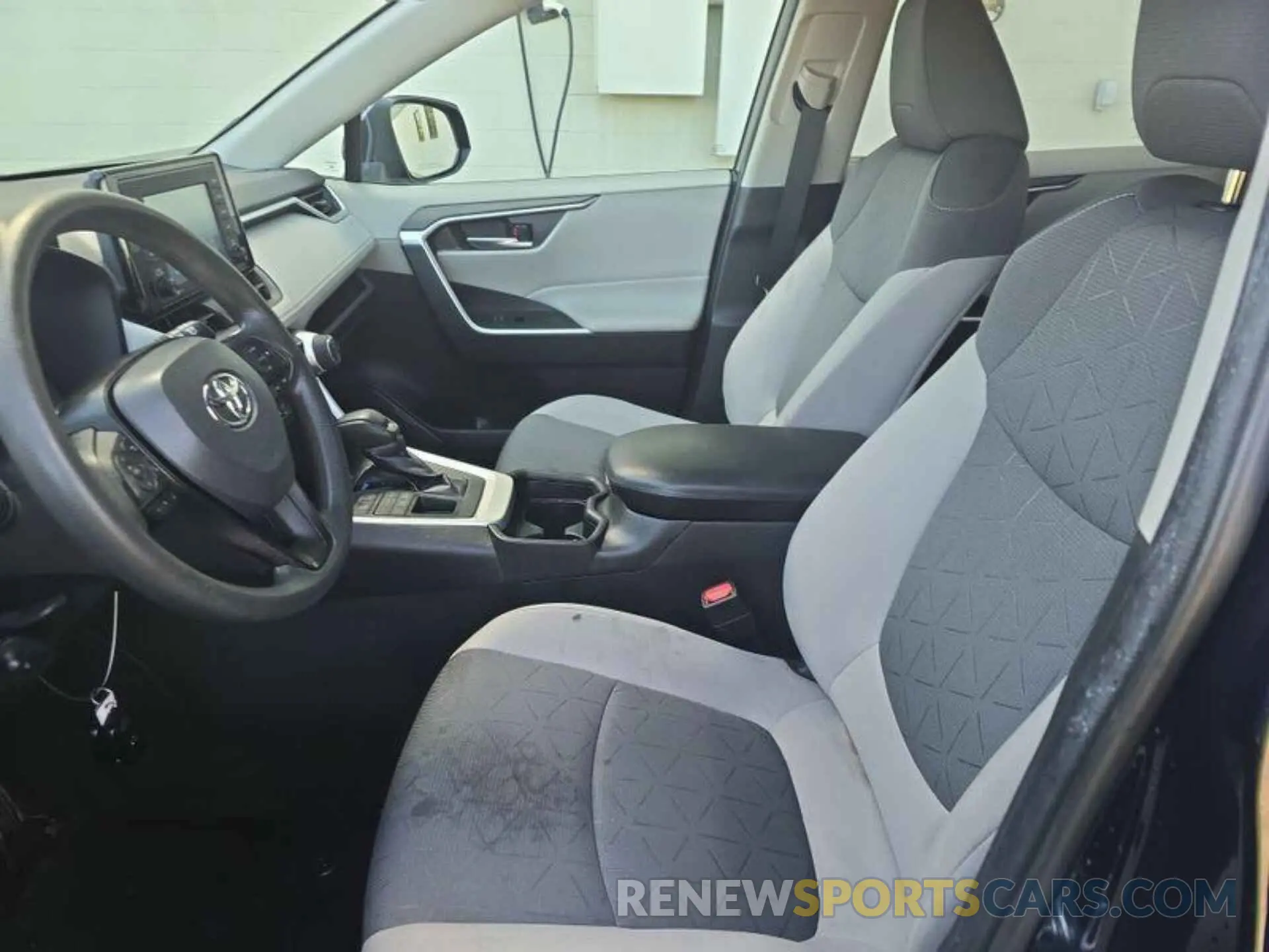 11 Photograph of a damaged car 2T3P1RFV0MW225619 TOYOTA RAV4 2021