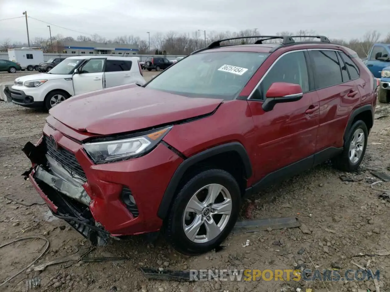 1 Photograph of a damaged car 2T3P1RFV0MW242744 TOYOTA RAV4 2021
