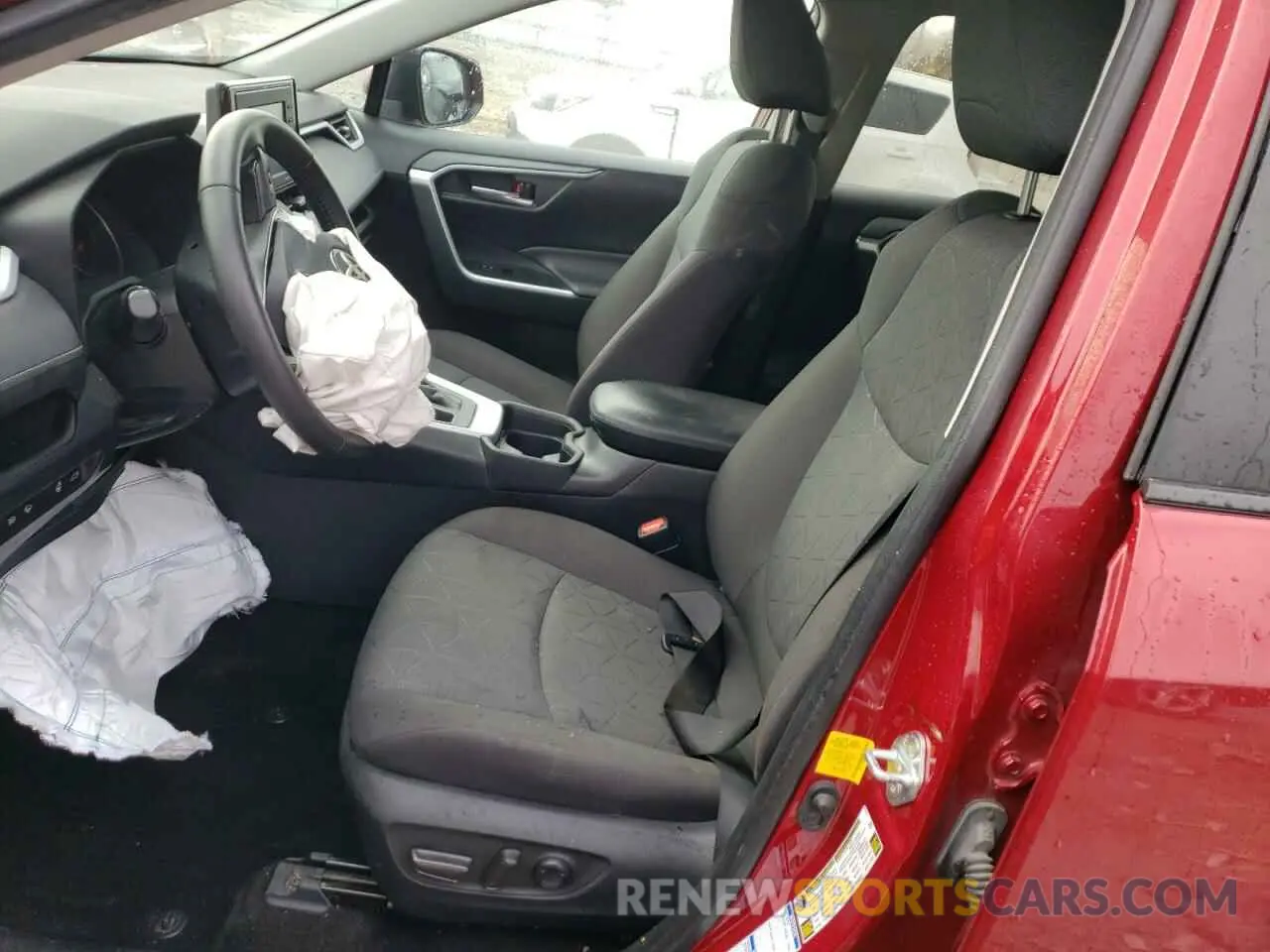 7 Photograph of a damaged car 2T3P1RFV0MW242744 TOYOTA RAV4 2021