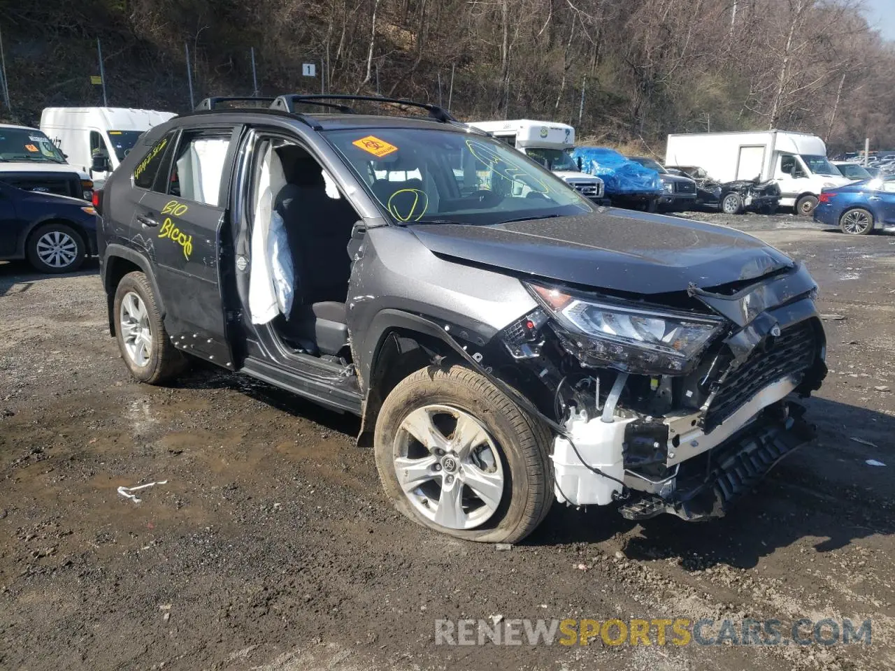 1 Photograph of a damaged car 2T3P1RFV1MC197475 TOYOTA RAV4 2021