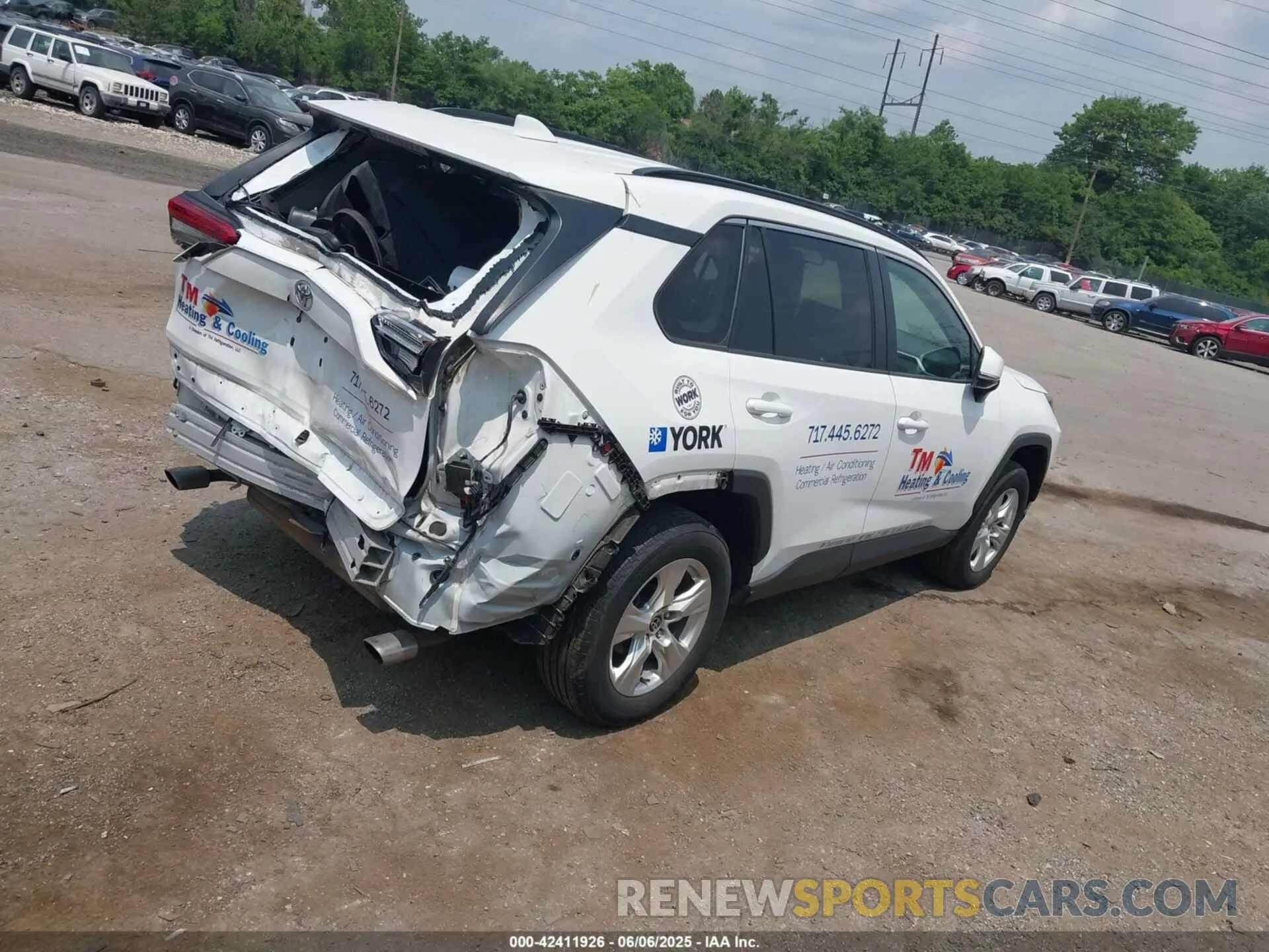 4 Photograph of a damaged car 2T3P1RFV1MC209897 TOYOTA RAV4 2021