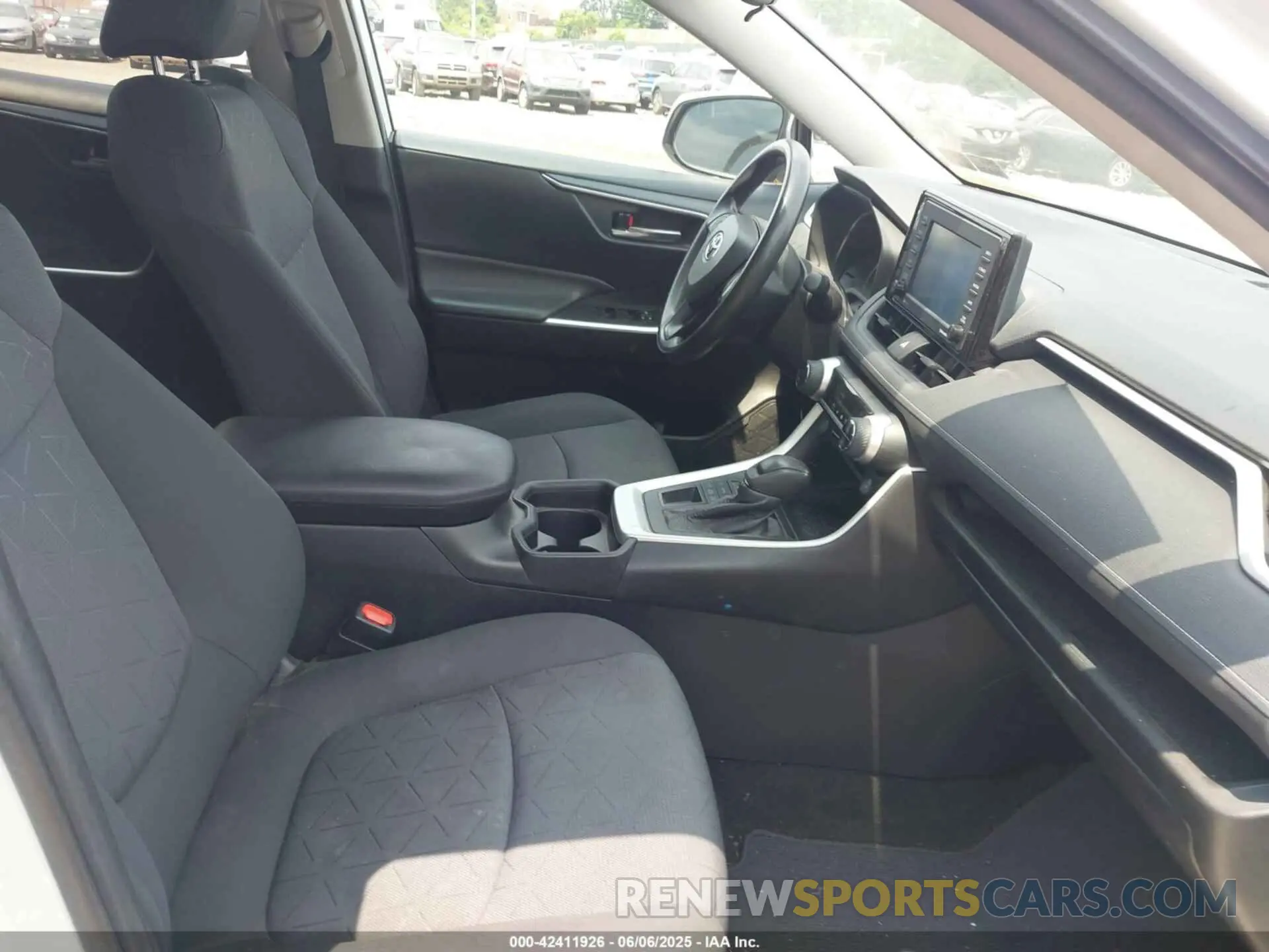 5 Photograph of a damaged car 2T3P1RFV1MC209897 TOYOTA RAV4 2021