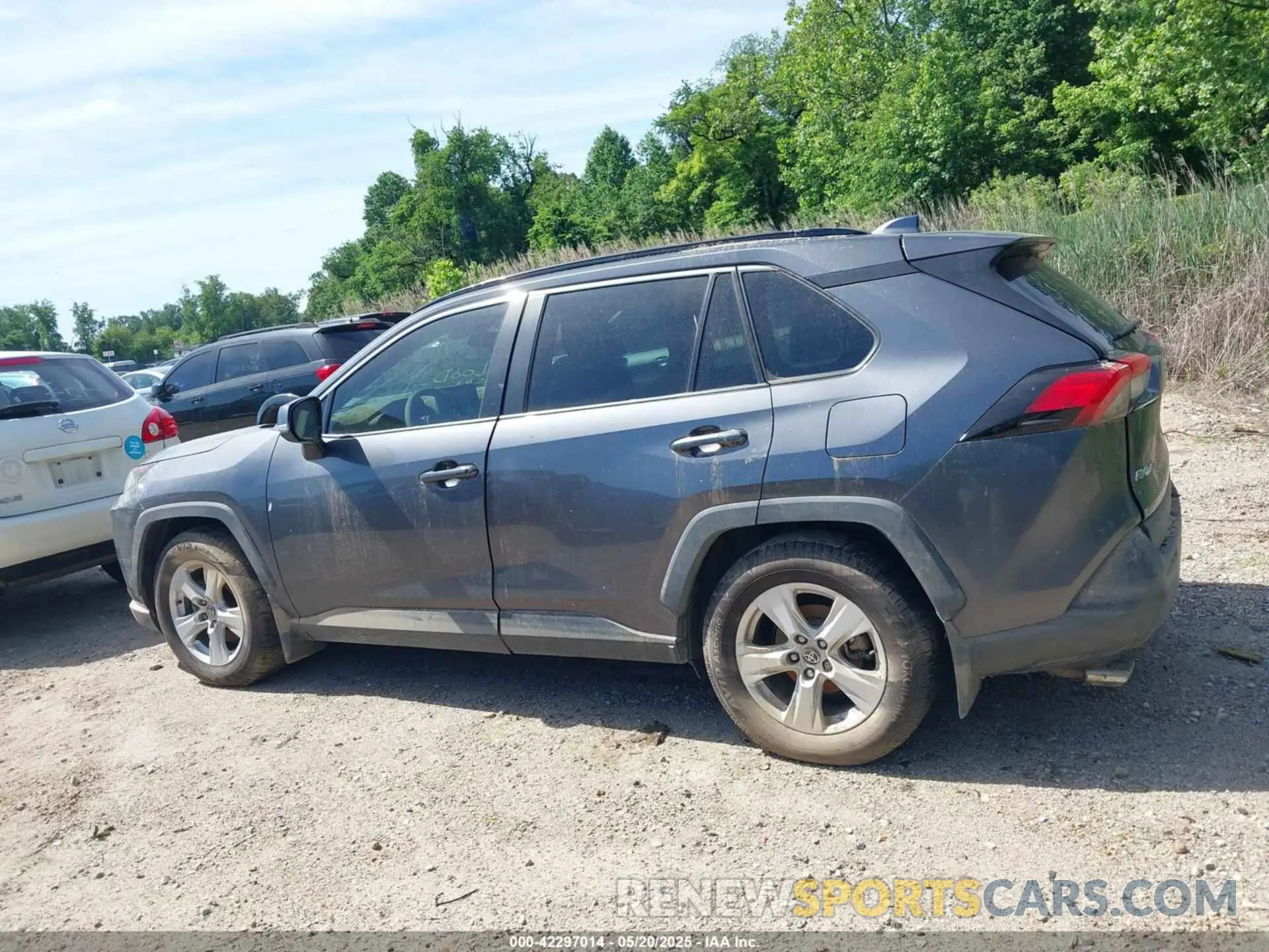 14 Photograph of a damaged car 2T3P1RFV1MC214257 TOYOTA RAV4 2021
