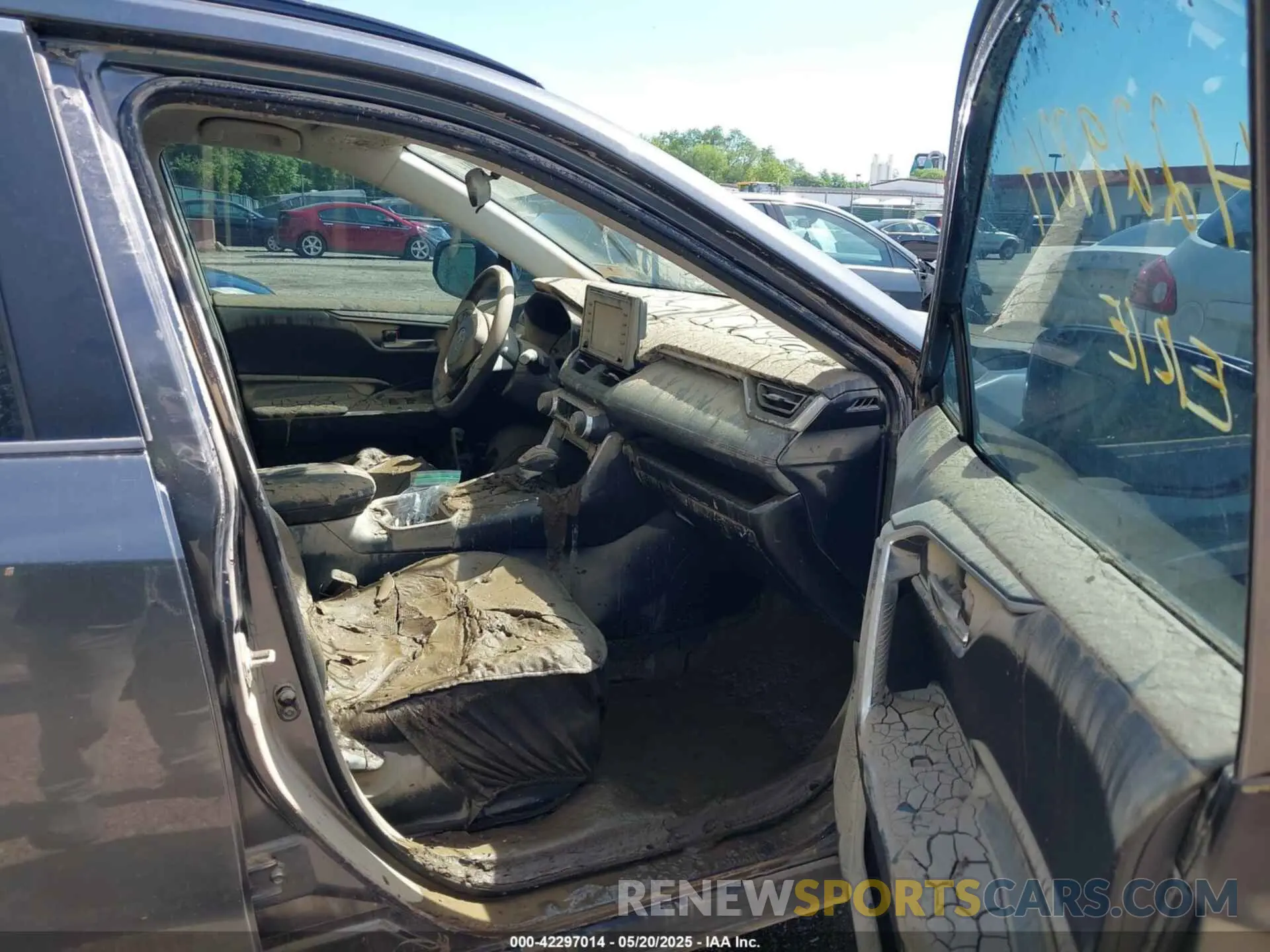 5 Photograph of a damaged car 2T3P1RFV1MC214257 TOYOTA RAV4 2021