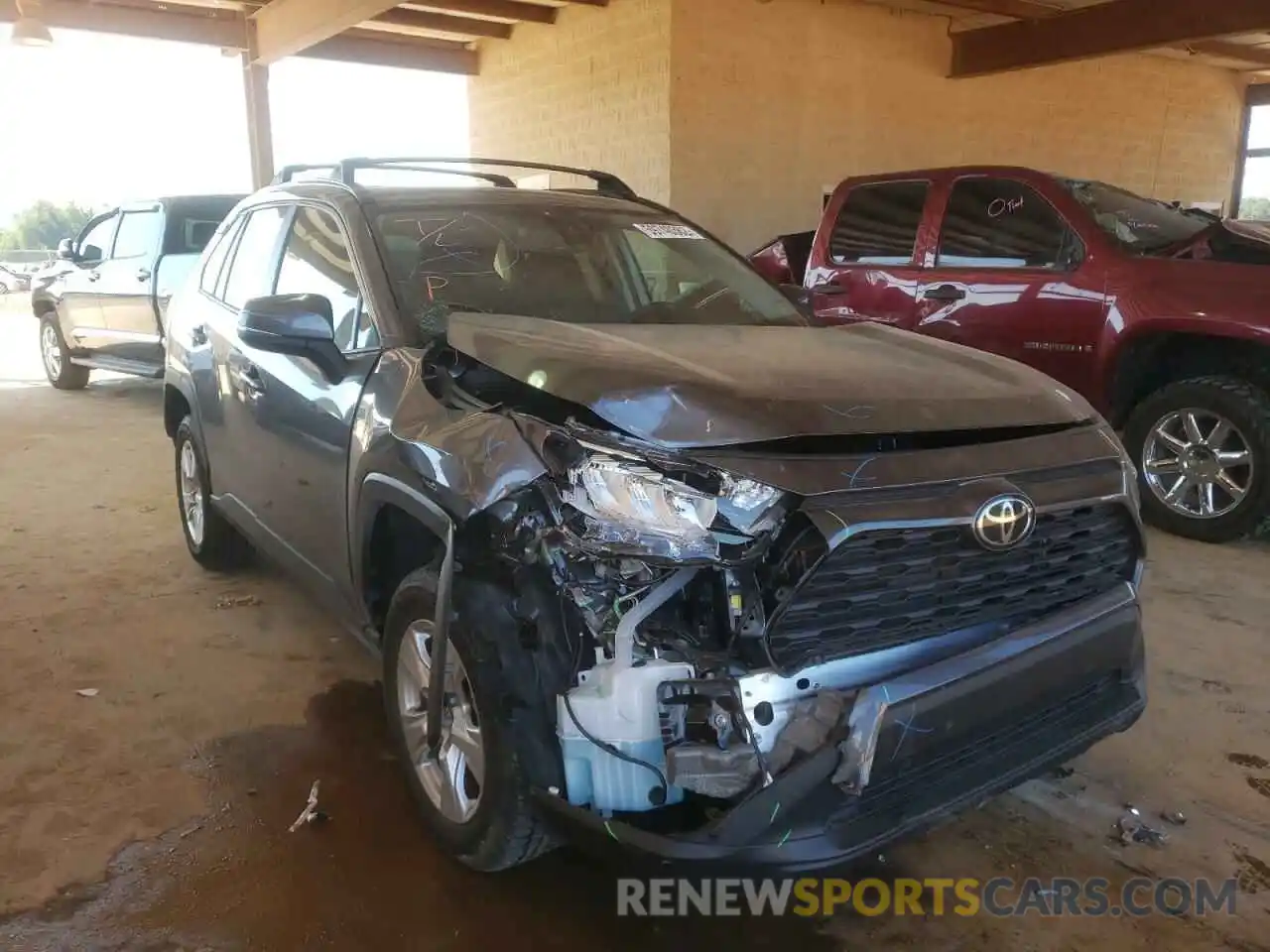 1 Photograph of a damaged car 2T3P1RFV1MC249526 TOYOTA RAV4 2021