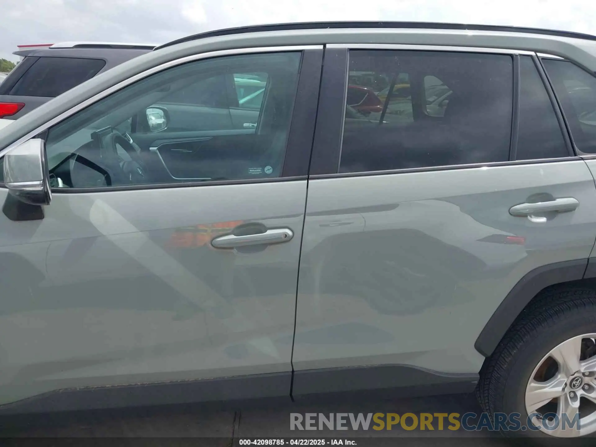 14 Photograph of a damaged car 2T3P1RFV1MW156908 TOYOTA RAV4 2021