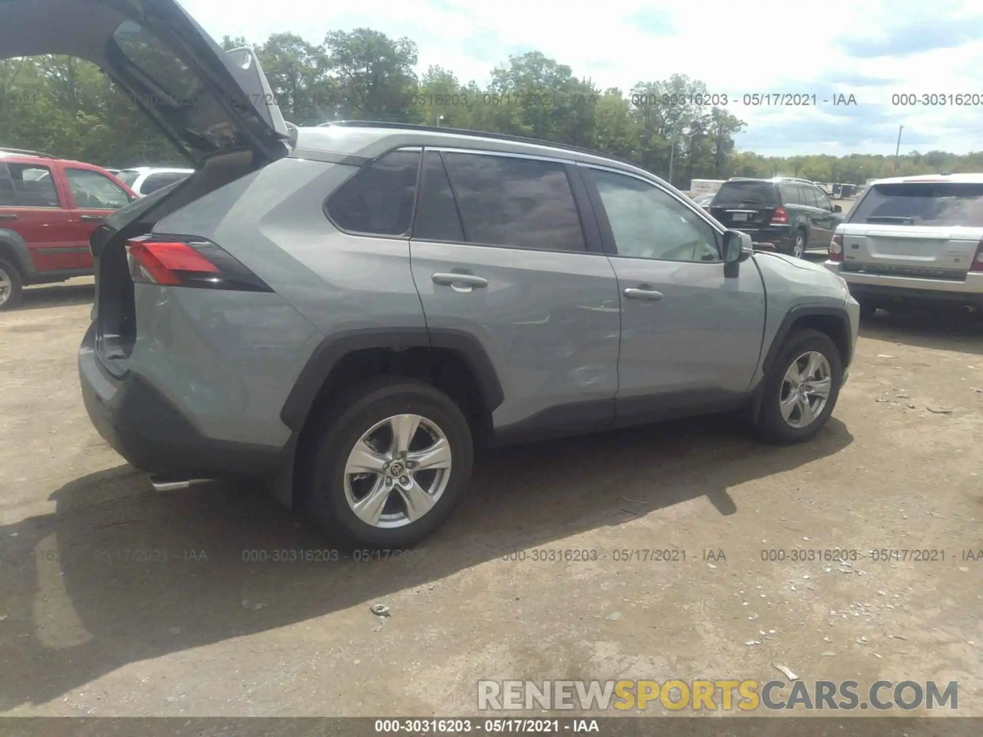 4 Photograph of a damaged car 2T3P1RFV1MW179752 TOYOTA RAV4 2021