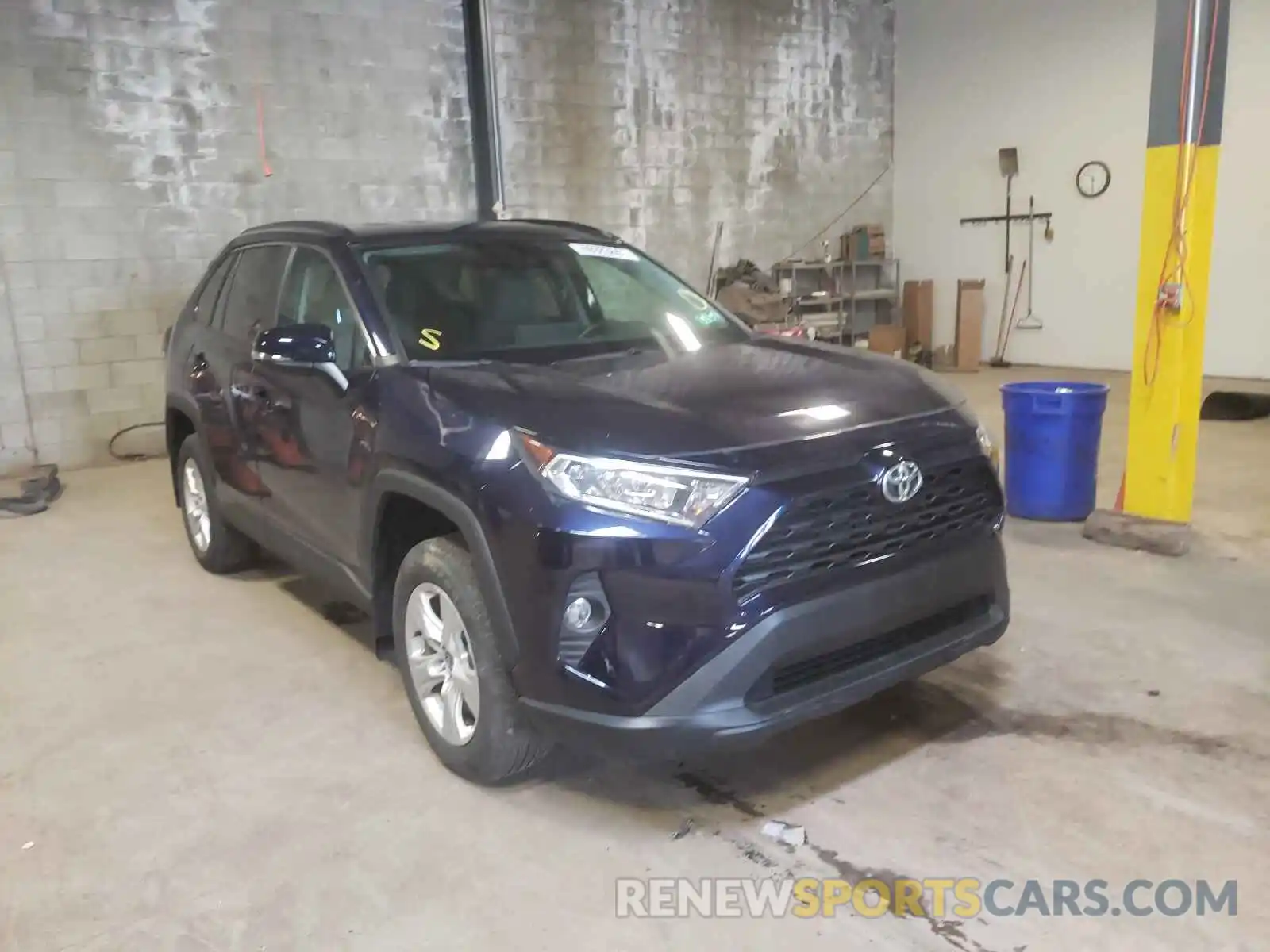 1 Photograph of a damaged car 2T3P1RFV1MW199001 TOYOTA RAV4 2021