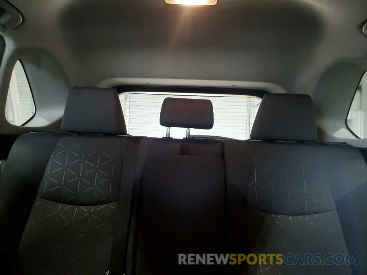 10 Photograph of a damaged car 2T3P1RFV1MW215844 TOYOTA RAV4 2021