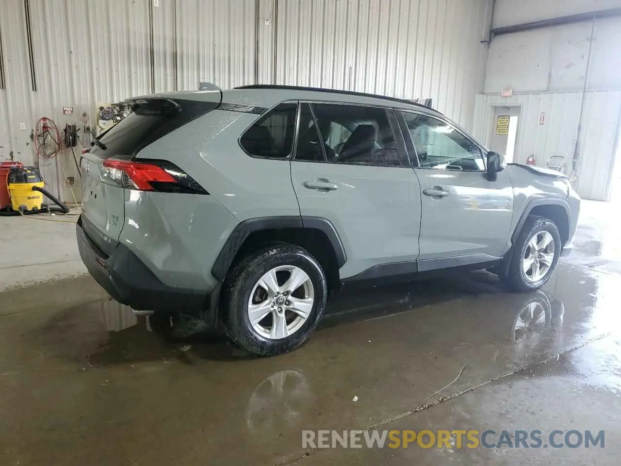 3 Photograph of a damaged car 2T3P1RFV1MW215844 TOYOTA RAV4 2021