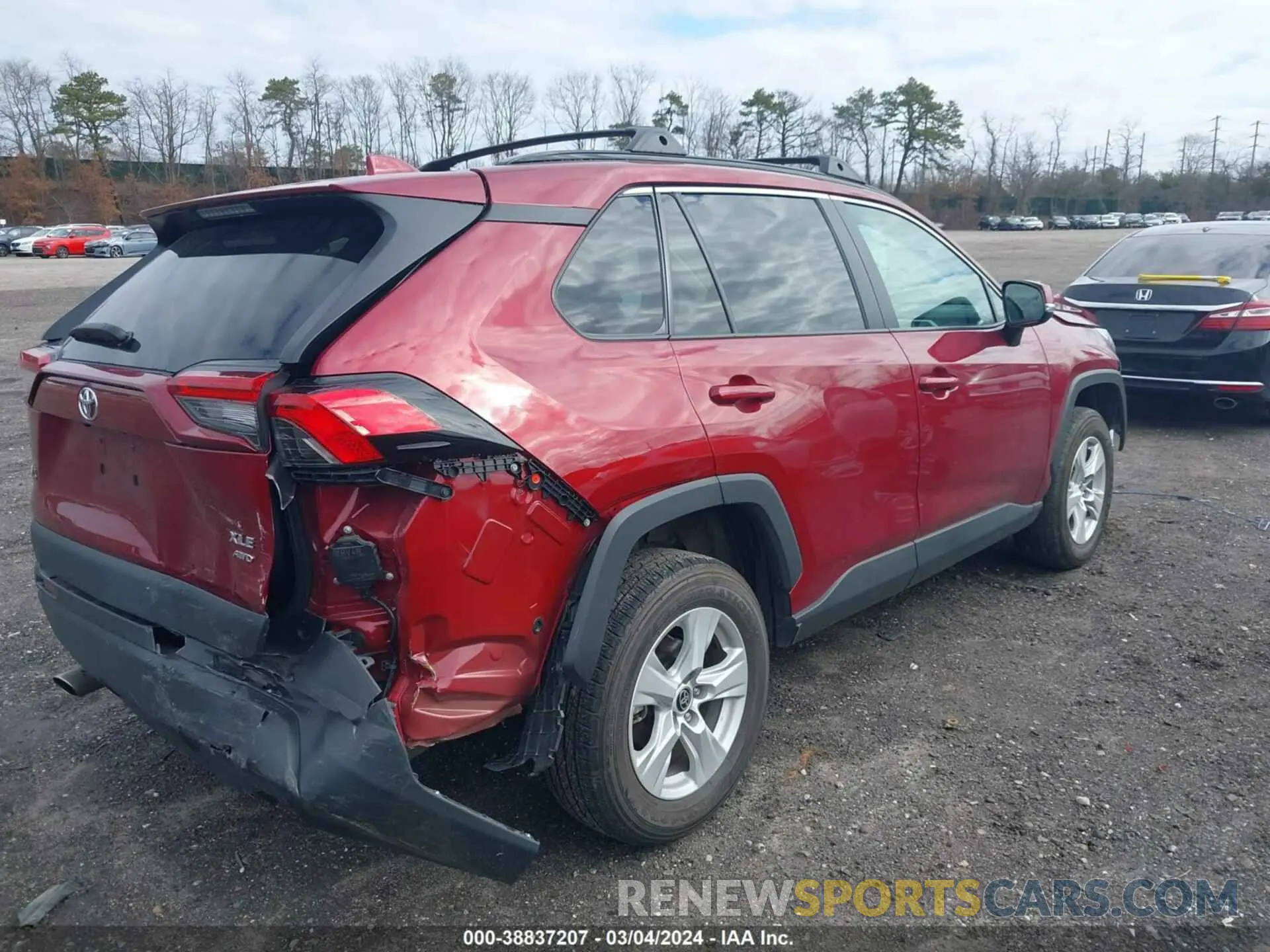 4 Photograph of a damaged car 2T3P1RFV1MW228917 TOYOTA RAV4 2021