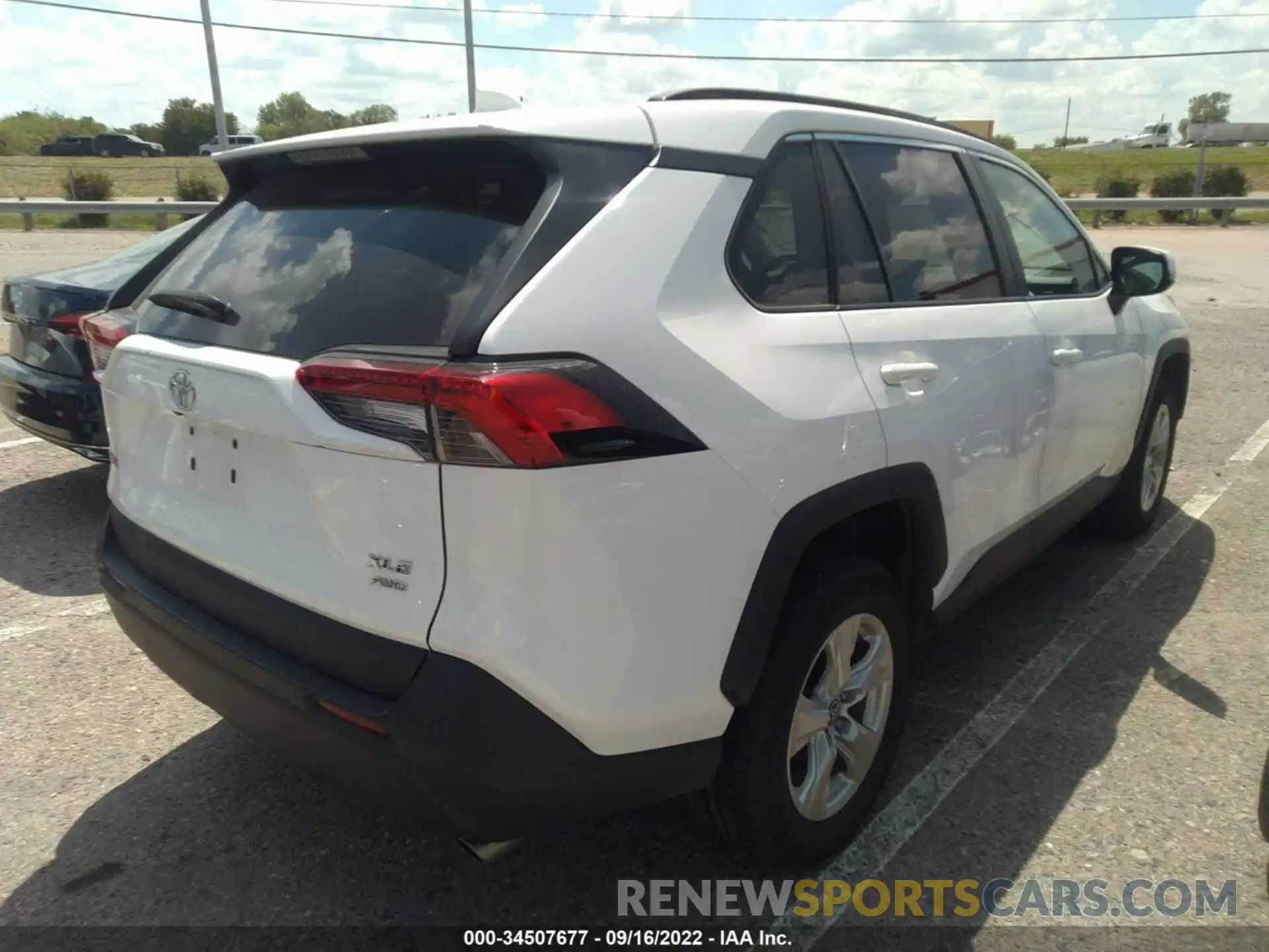 4 Photograph of a damaged car 2T3P1RFV2MC144977 TOYOTA RAV4 2021