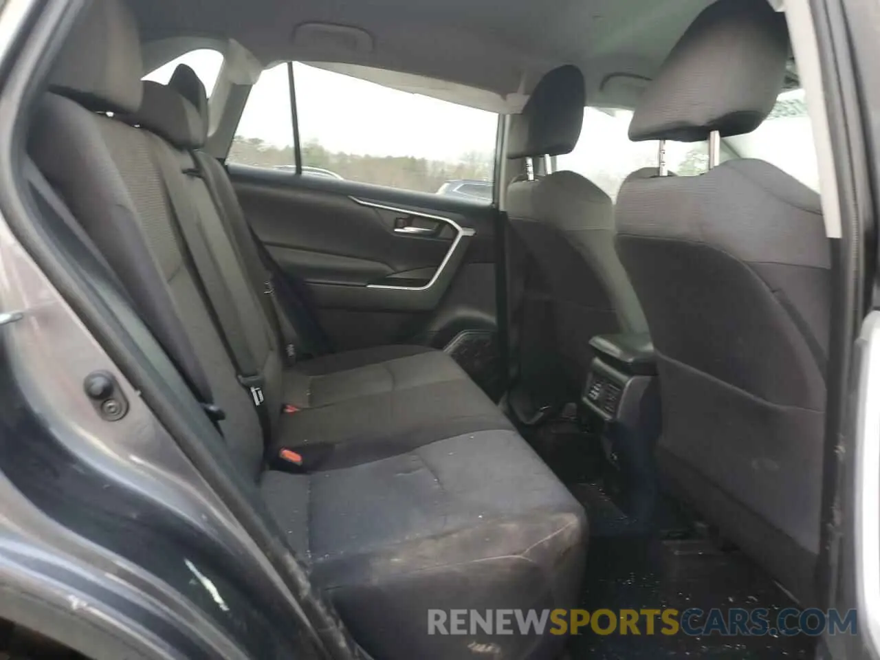 11 Photograph of a damaged car 2T3P1RFV2MC145207 TOYOTA RAV4 2021