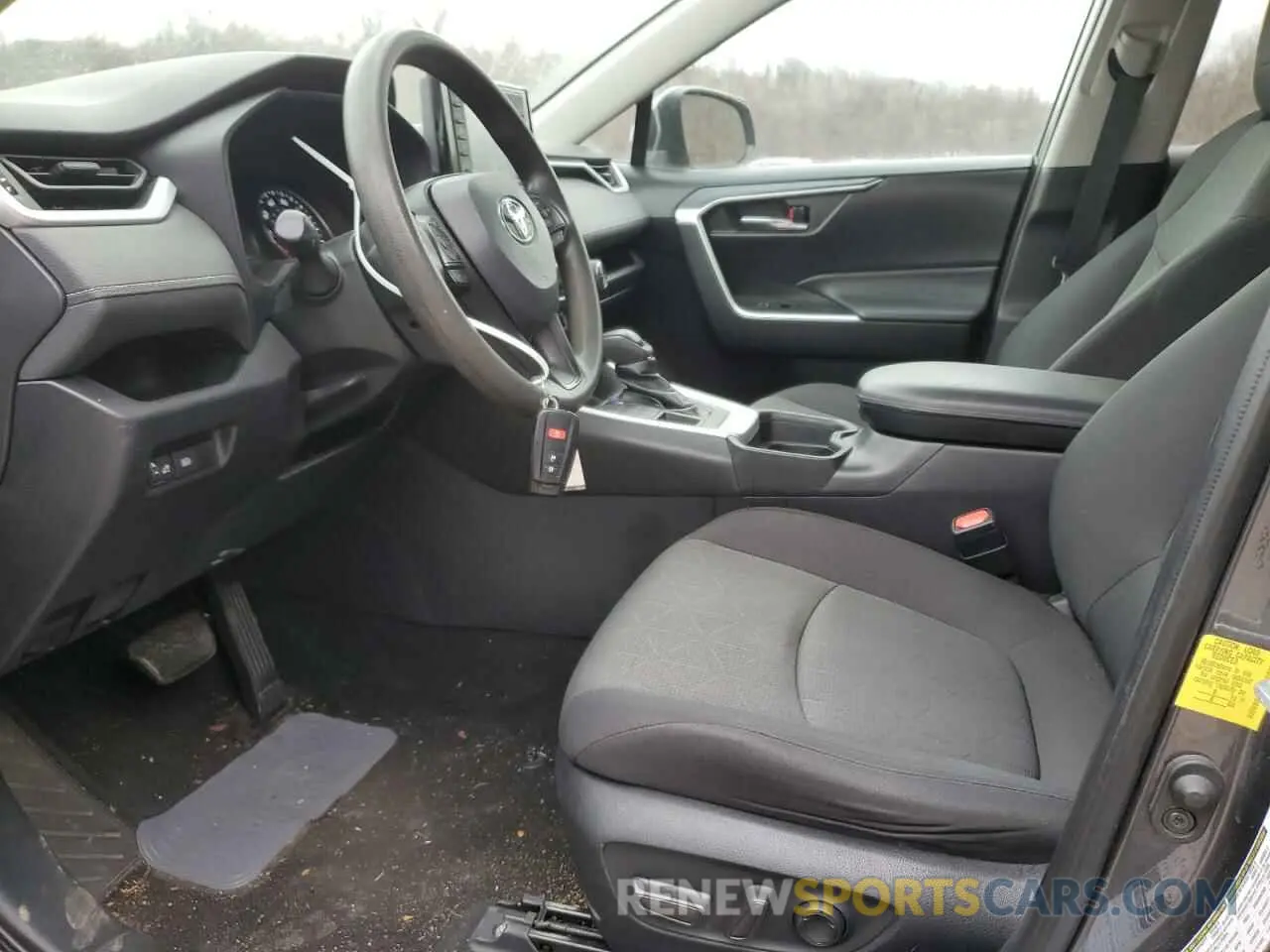 7 Photograph of a damaged car 2T3P1RFV2MC161259 TOYOTA RAV4 2021