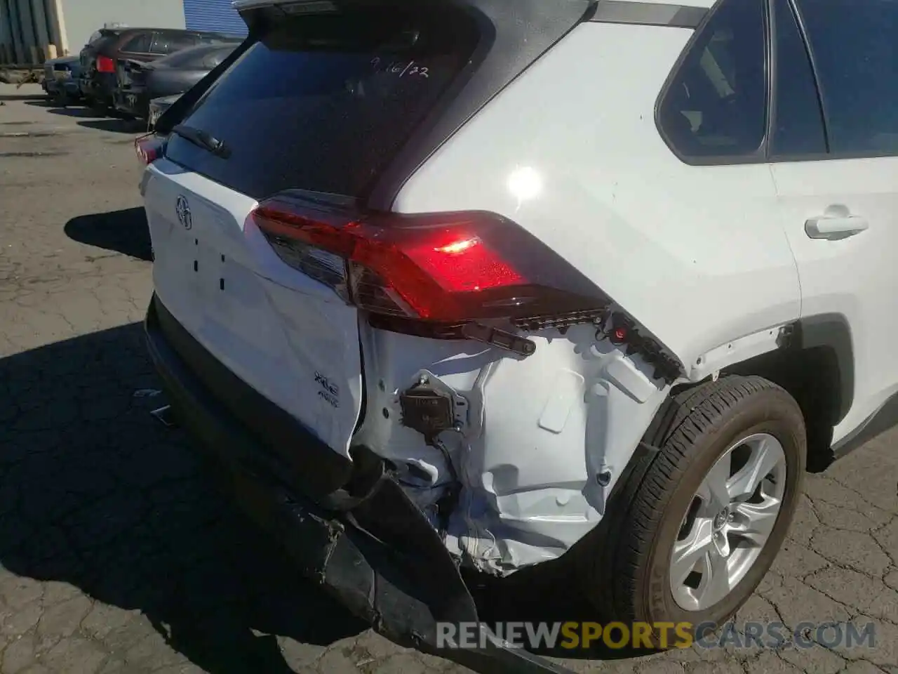 9 Photograph of a damaged car 2T3P1RFV2MC162296 TOYOTA RAV4 2021