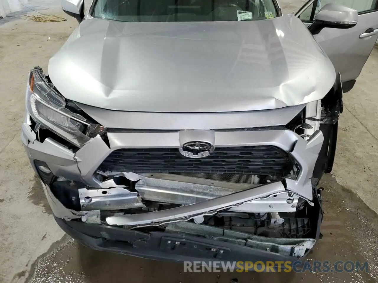 12 Photograph of a damaged car 2T3P1RFV2MC171029 TOYOTA RAV4 2021