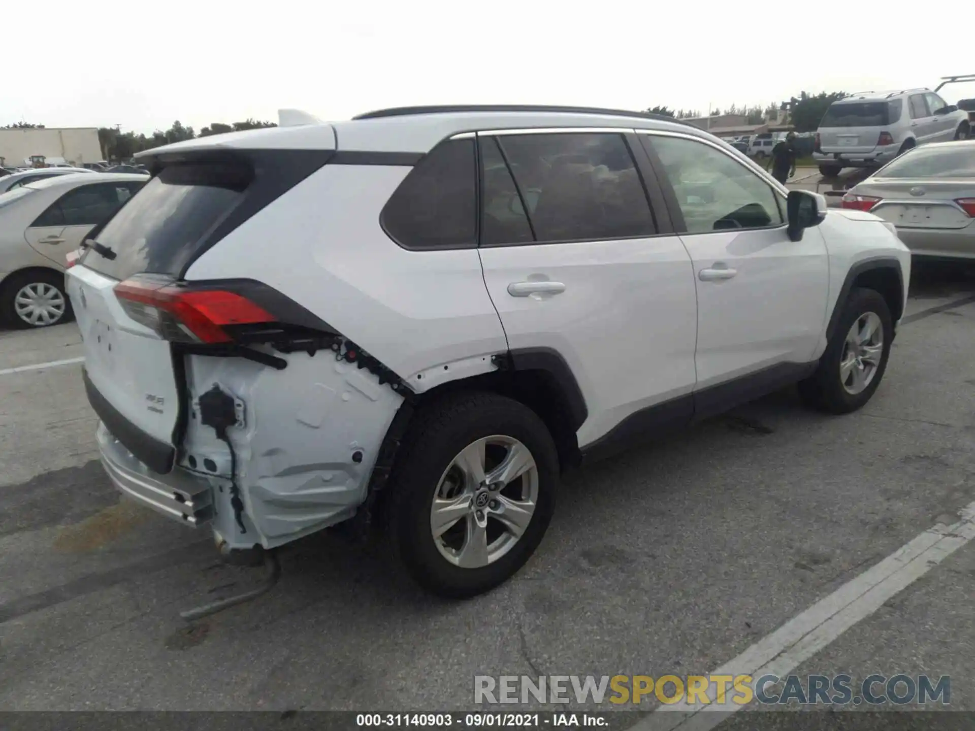 4 Photograph of a damaged car 2T3P1RFV2MC171712 TOYOTA RAV4 2021