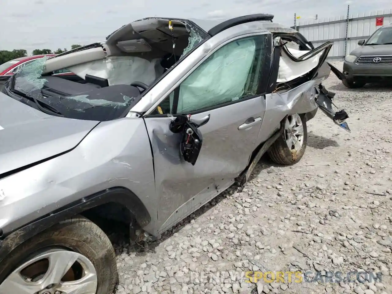 10 Photograph of a damaged car 2T3P1RFV2MC182712 TOYOTA RAV4 2021