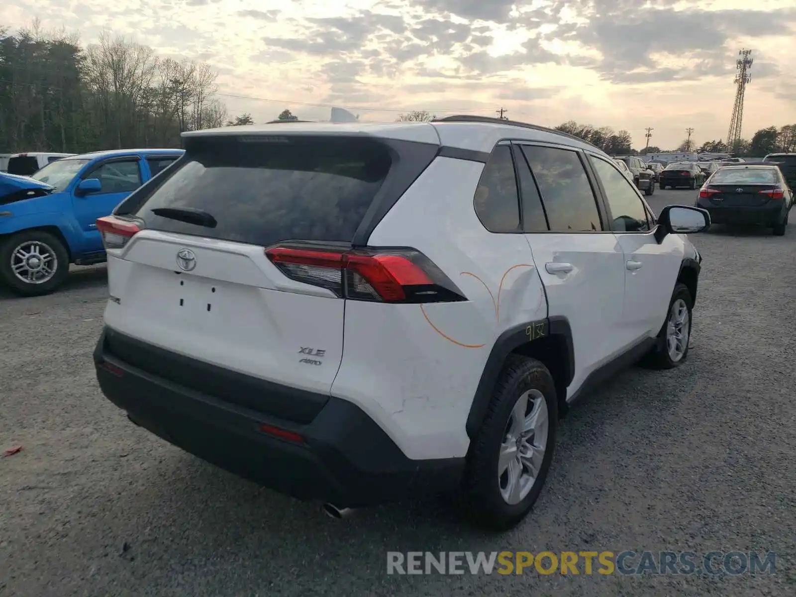 4 Photograph of a damaged car 2T3P1RFV2MC183651 TOYOTA RAV4 2021