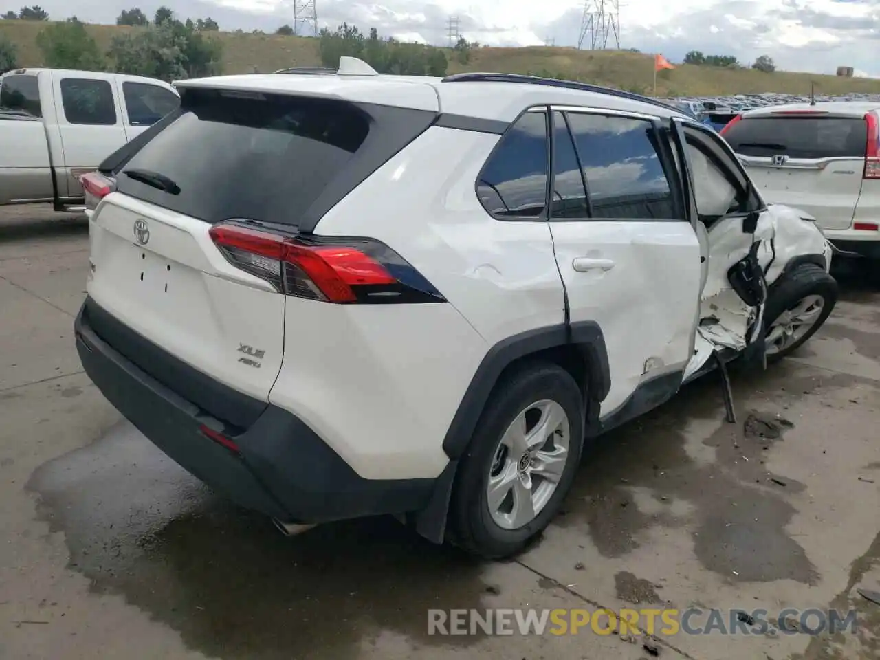 4 Photograph of a damaged car 2T3P1RFV2MC196206 TOYOTA RAV4 2021